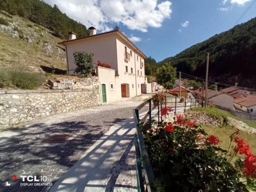 Bisegna Villa | Casa Pie' di Monte