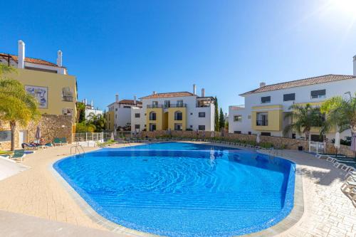 Canada House | Casa Pips-elegant 3 Bed House In O Pomar Resort