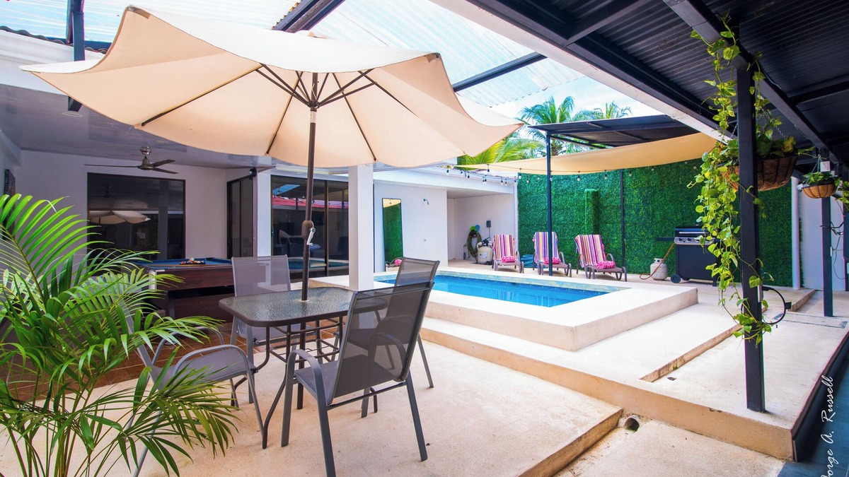 Barrio Santa Lucia House | Casa Plata | 1 Block away: Clubs, Restos & Beach