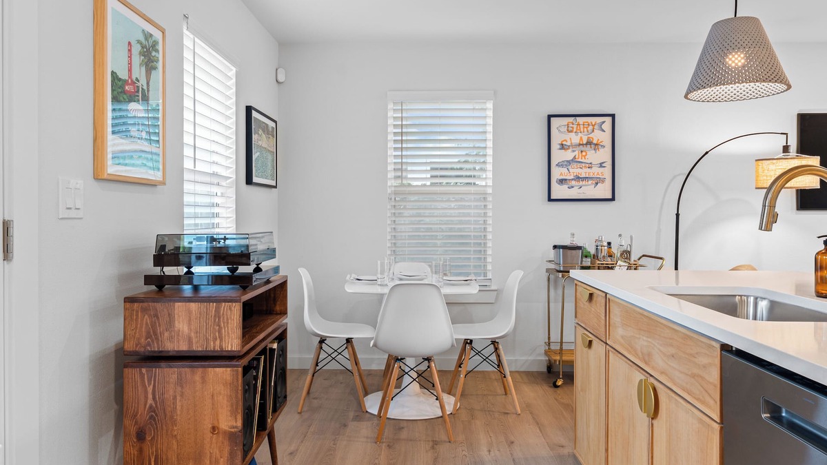 Central East Austin House | Casa Que Canta by AvantStay | Private Pool, Firepit & Walkable East Austin Gem