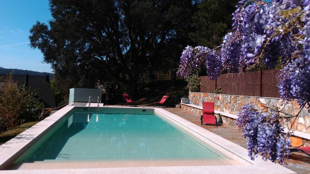 Orazo House | Casa Quercus Galicia 17 minutes from Compostela! With swimming pool and barbecue