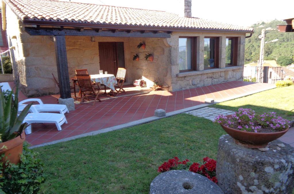 Donon House | casa rústica Cabo Home
