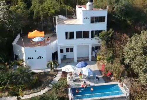 Tequesquitengo House | Casa rústica en zona dorada Cerca zona hoteles restaurantes y tiendas Casa privada con Muchas habitaciones