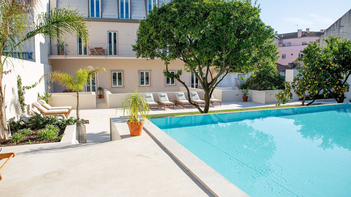 Cacilhas Apartment | Casa René, Lisbon's Hidden Gem