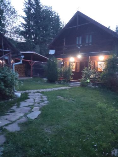 Siculeni House | Casa Ria-Ria Pihenohaz