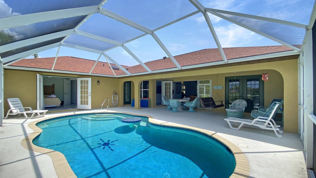White Marsh Villa | Casa Ricardo, full refund*, heated pool, sleeps 8