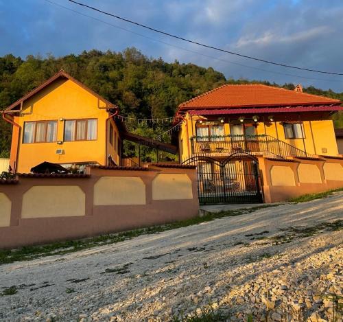 Tomsani House | Casa Roșca