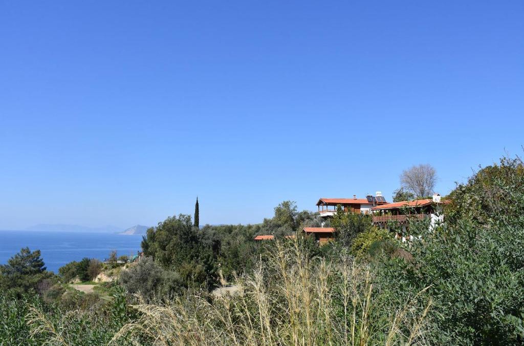 Faralya House | Casa Roja