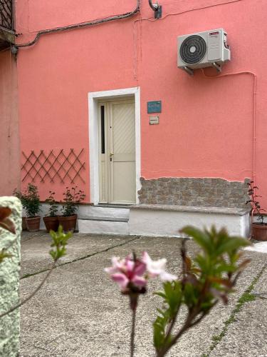 Gairo House | Casa Rosa