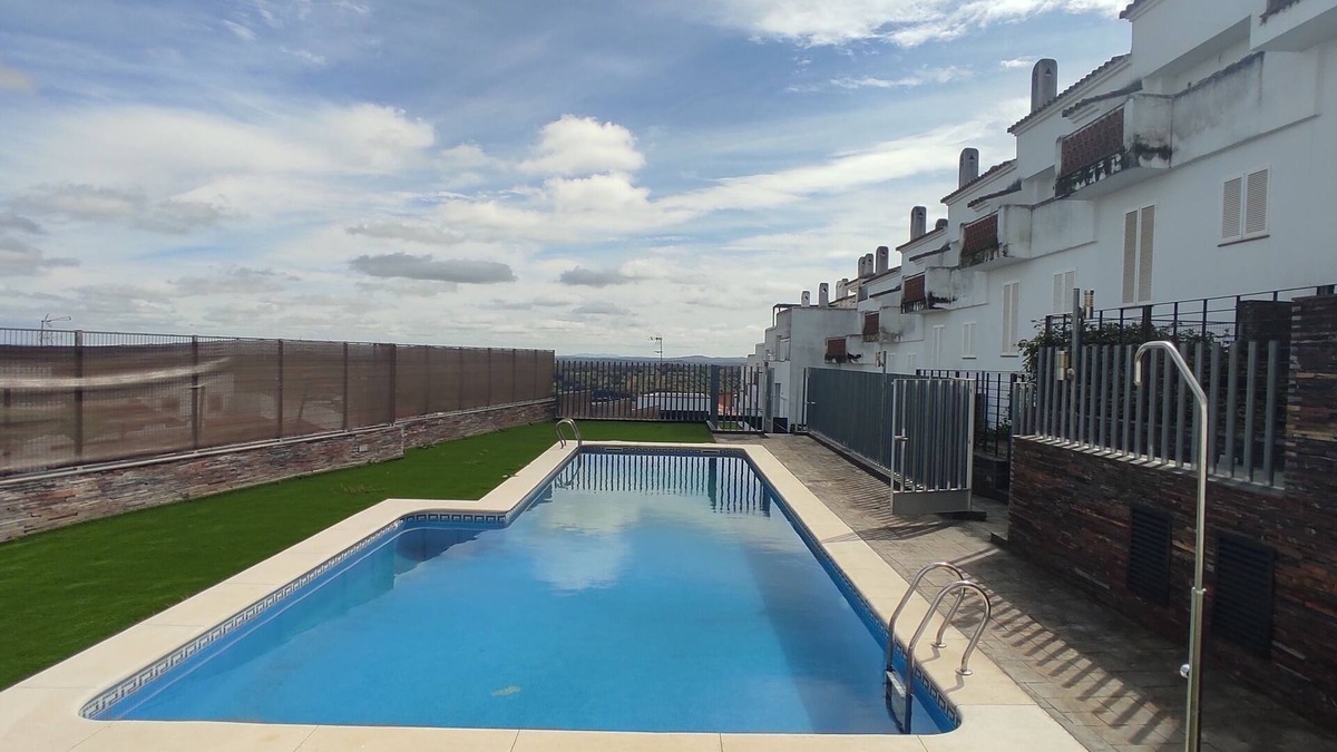 Segura de Leon House | Casa Rural con Chimenea en Dormitorio, y Sala de Juegos. Con Piscina en Verano!