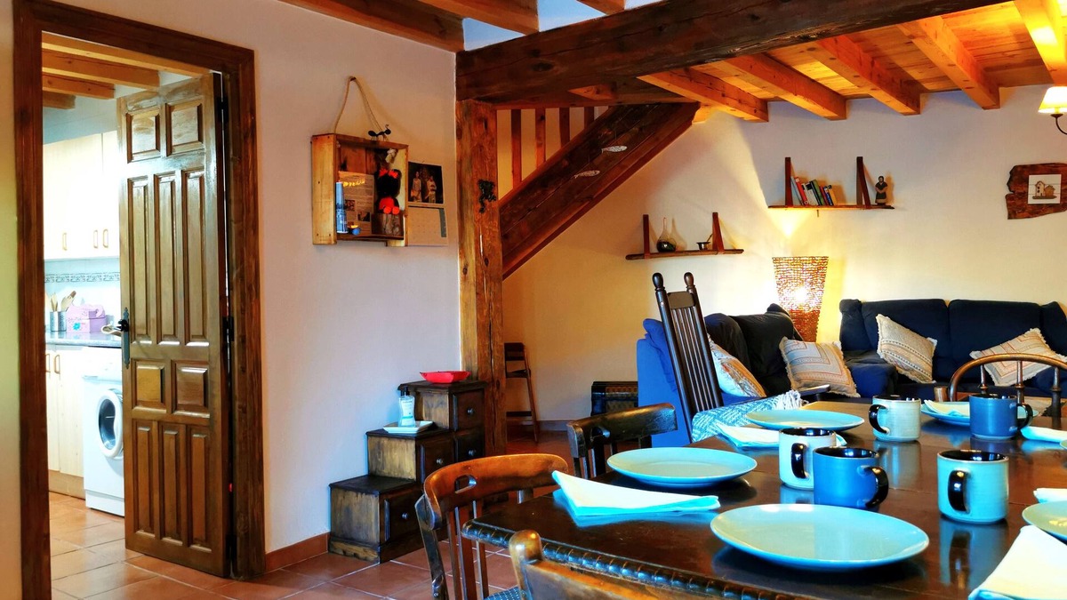 Ligos House | Casa Rural de Alquiler Completo