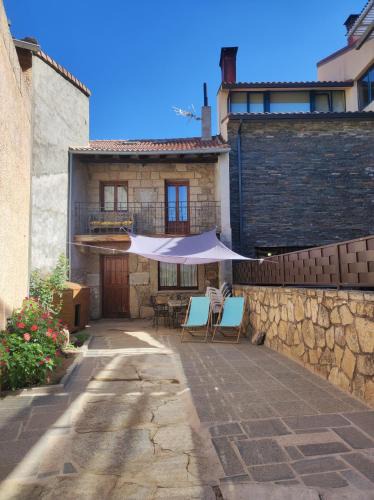 Hoyos del Espino House | CASA RURAL EL TOLEO