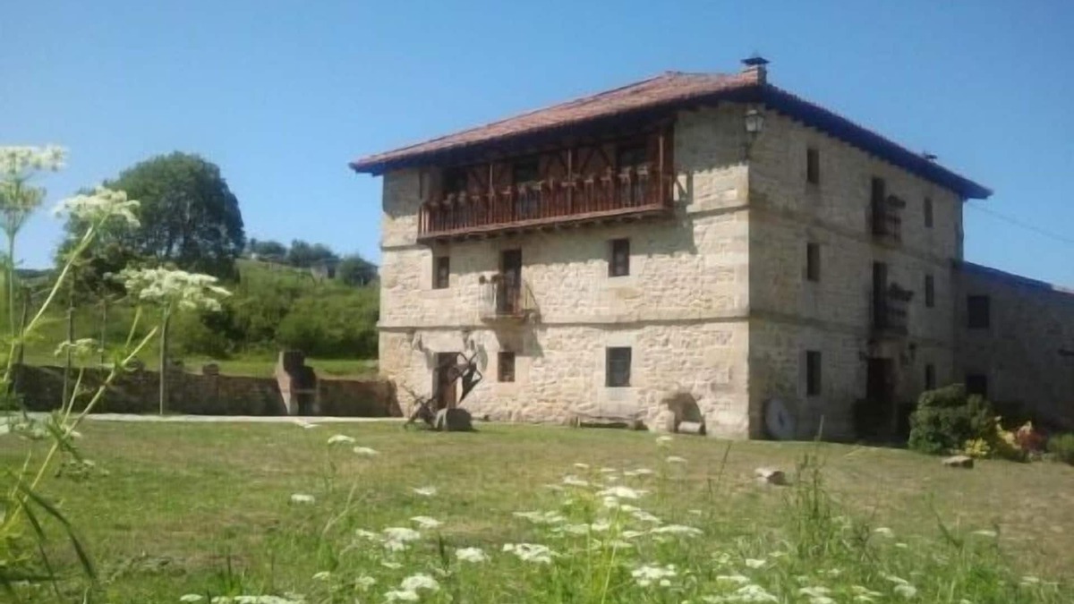 Bezana Cottage | Casa Rural La Toba I. 4 bedrooms 4 bathrooms