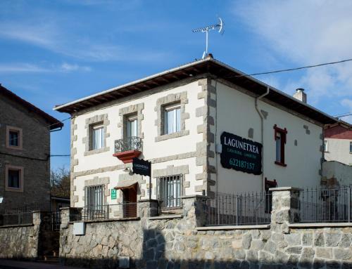 Pobes House | Casa Rural Lagun Etxea