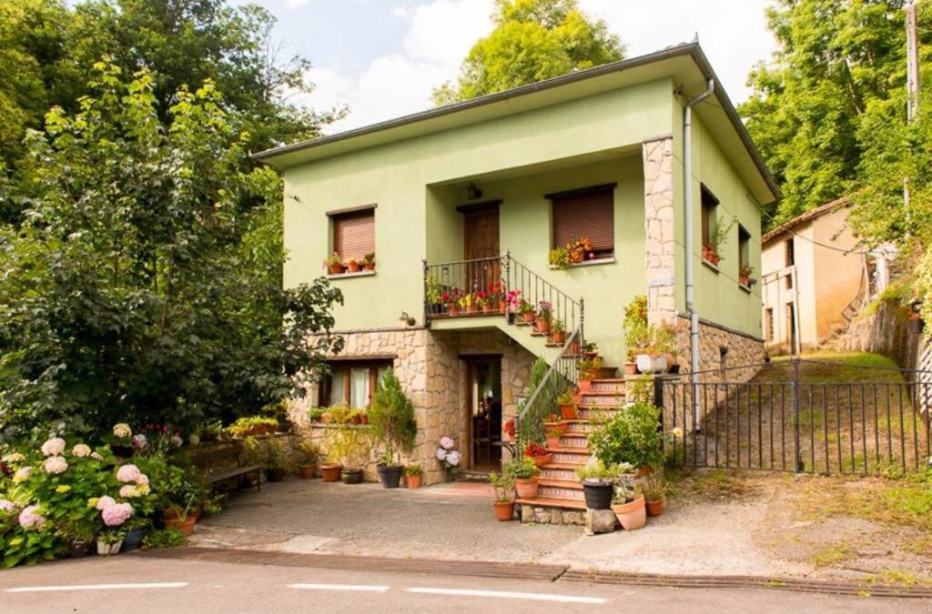 Paniceres House | Casa Rural Les Cabañes