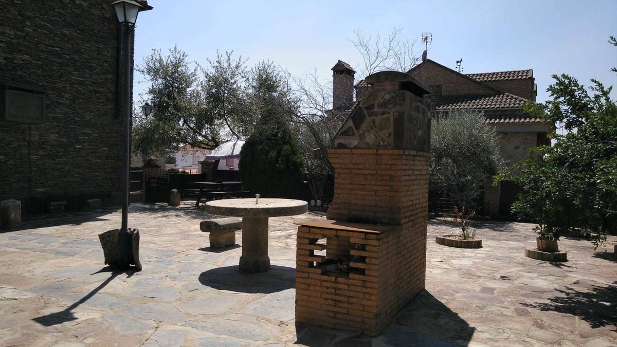 Torrejon El Rubio House | Casa Rural Peña Falcon