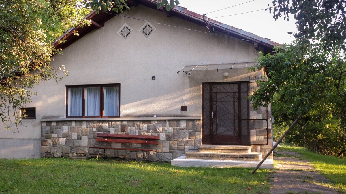 Campina House | Casa rurala cu livada si padurice