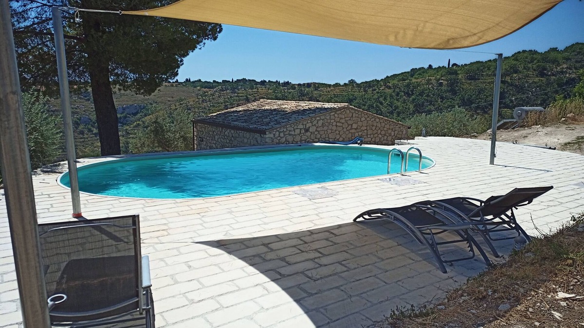 Buscemi House | Casa Rustico - Detached country house with private pool in the Monti Iblea