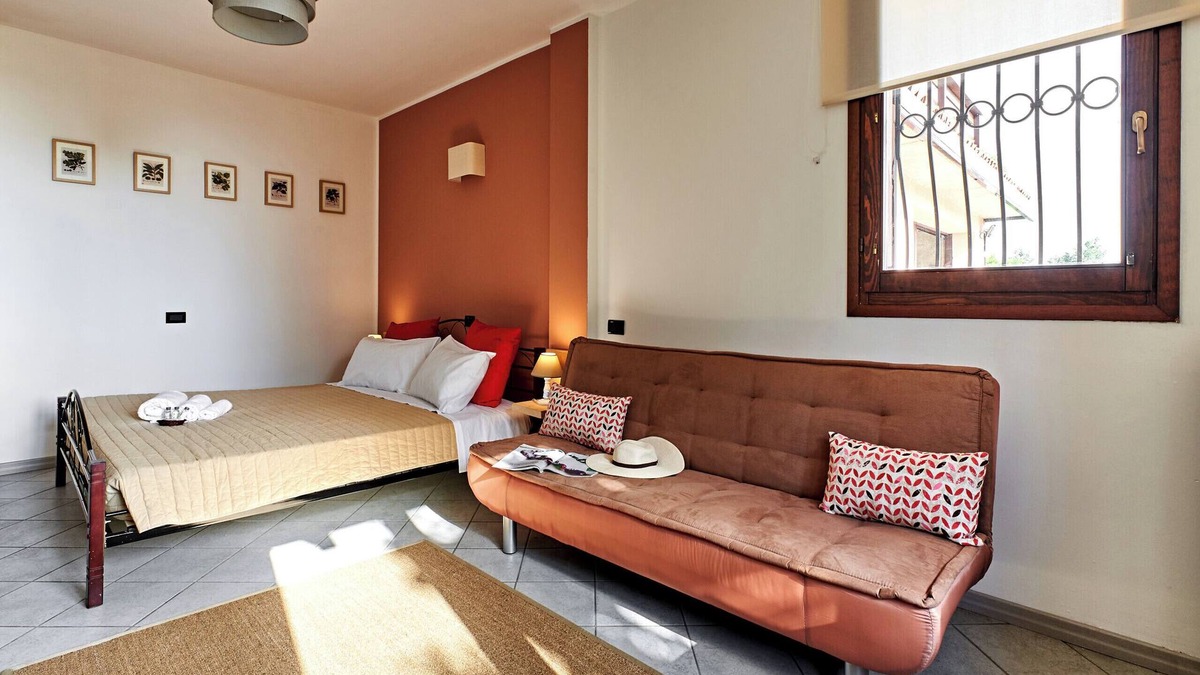 Albano Sant'Alessandro House | CASA SAN GIORGIO - THE CHARM STUDIO WITH JACUZZI