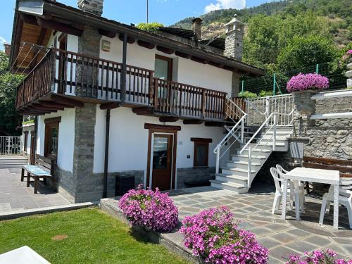 Montan-Angelin-Arensod Apartment | Casa Sabrina - Appartamento Bianco