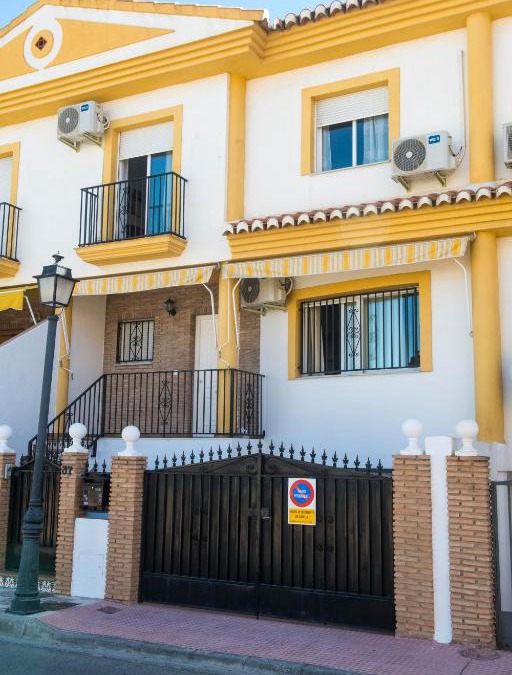 Armilla House | Casa Saki