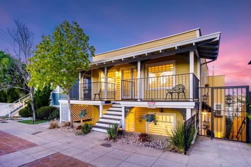 Bridgeview Apartment | Casa San Diego - Spacious Getaway with Backyard, Firepit, Kid Zone
