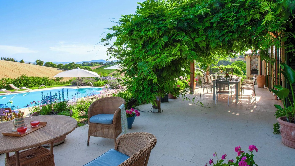 Centofinestre Villa | Casa Sant' Elia a villa in the heart of the Marche Region a few miles from the sea