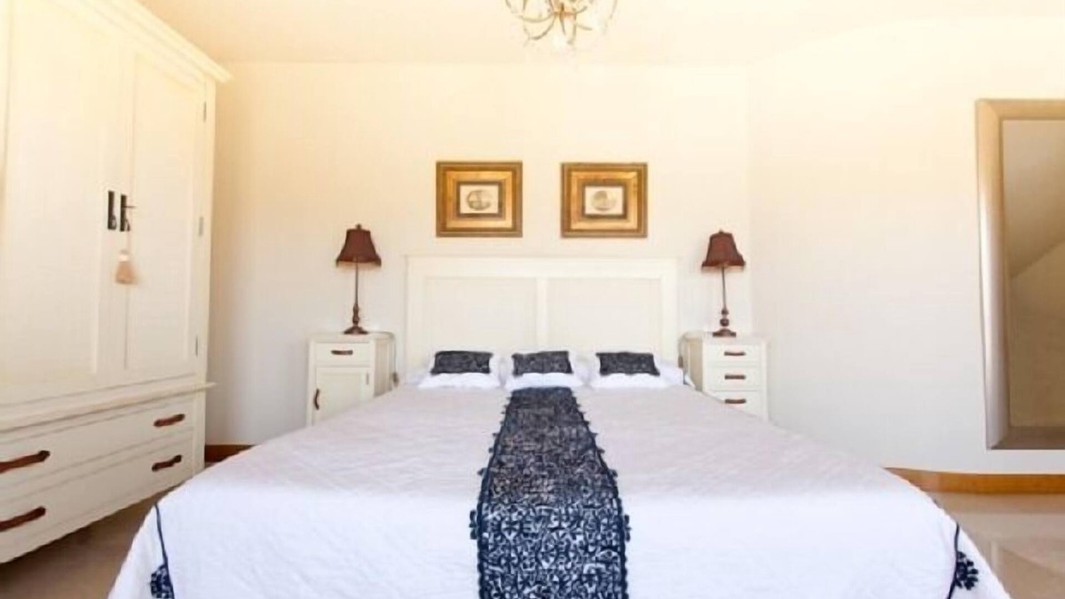 Cabanillas Cottage | Casa Senda Bardenas for 18 people