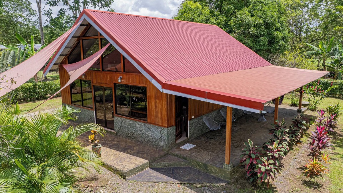 Agonia House | Casa Sloth, enchanting private house near La Fortuna.