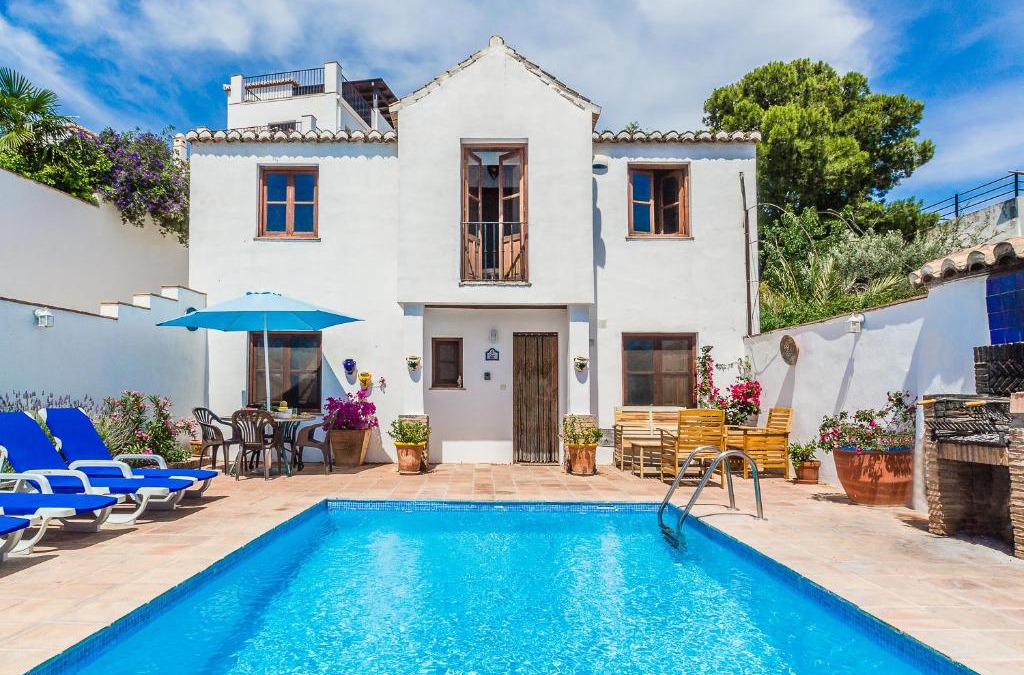 Pinos del Valle House | Casa Sol - traditional village house with pool and view