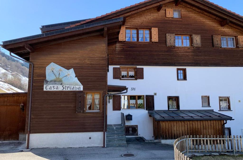 Surrein Ski Chalet | Casa Steilalva - grosszügiges Chalet für erholsamen Familienurlaub