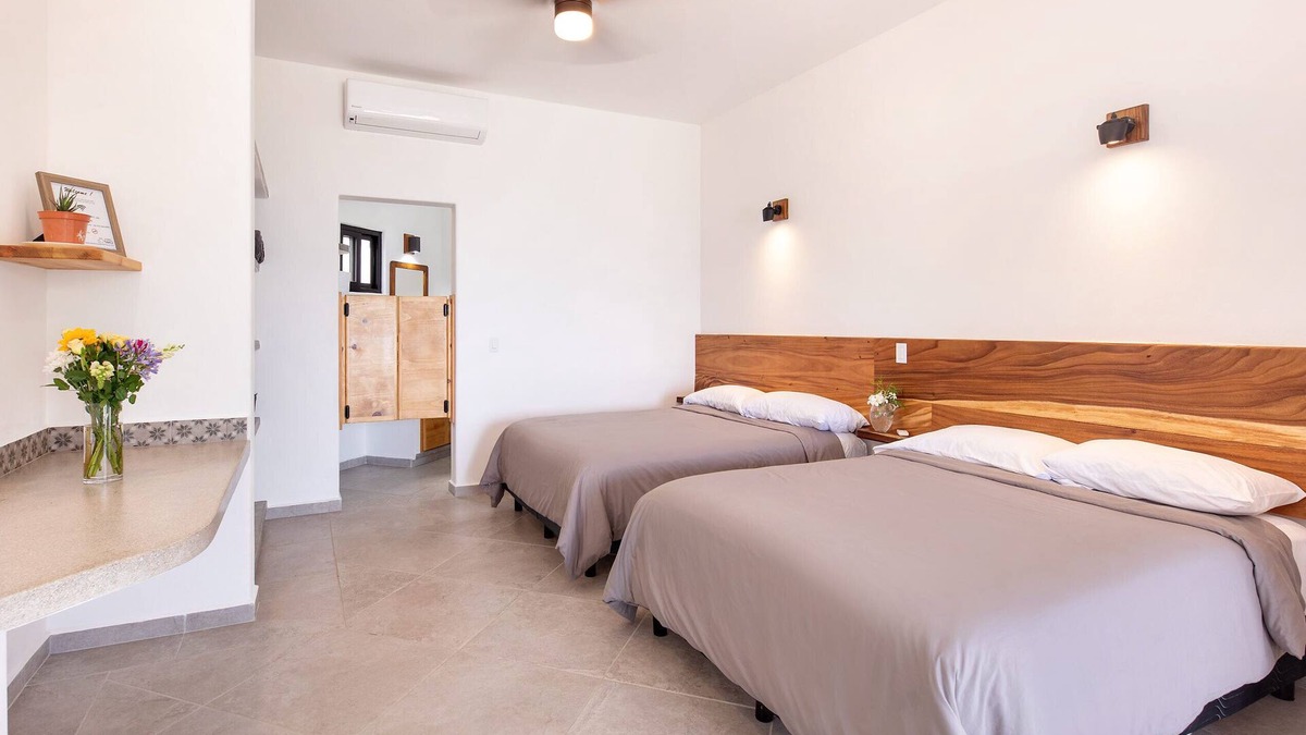 La Ventana Apartment | Casa Tako 1, CLEAN modern studio unit, 5 minutes walk to kite launch beach.