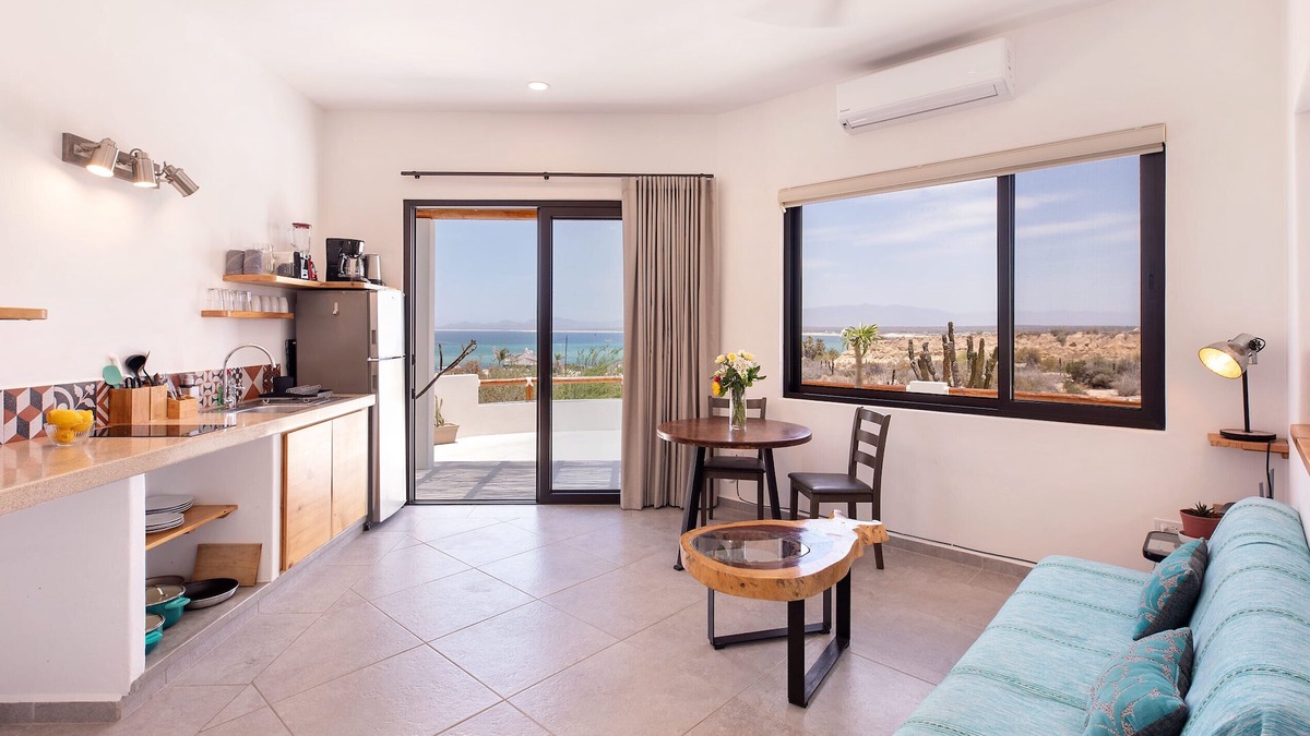 La Ventana Apartment | CASA TAKO 2, CLEAN modern studio unit, 5 minutes walk to kite launch beach.