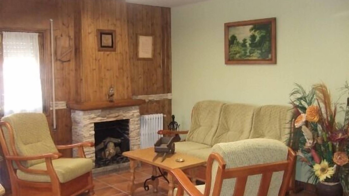 Navarredonda de Gredos Cottage | Casa Tinao de Gredos for 8 people