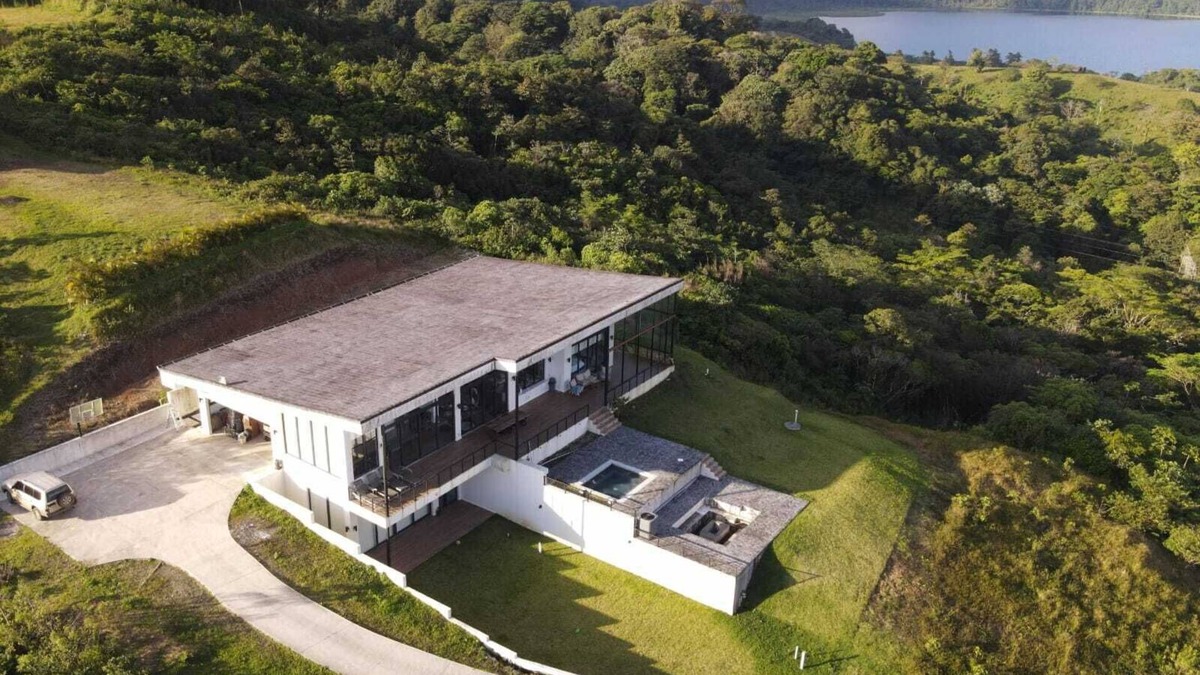 Arenal House | Casa Tres Vistas: Arenal Volcano & Lake Views, Hot Tub, Pool Table, Sleeps 10