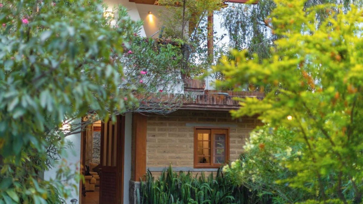 Panajachel House | Casa Tropical Atitlán - 3 Bedroom House in garden oasis