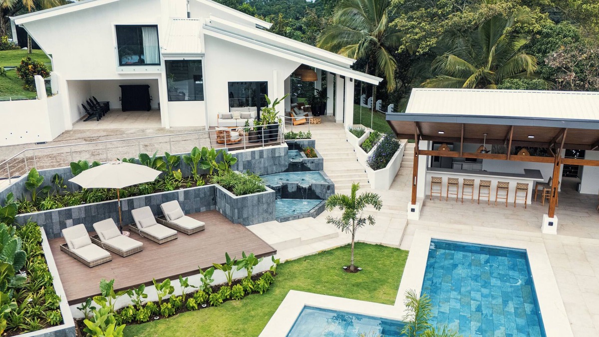 La Garita House | CASA TURRÚ Charming 3 bedroom home special for reconnecting nature and family.
