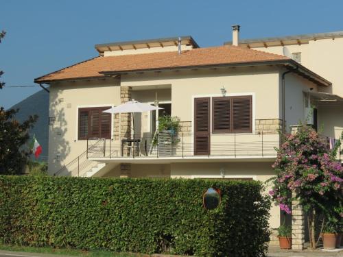 Avane Apartment | Casa Vacanze “Bouganville” loc Avane Pisa