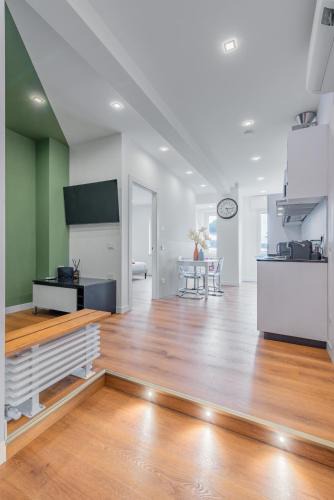 Cinecitta Apartment | Casa vacanze Delina- Luxury Apartment metro A