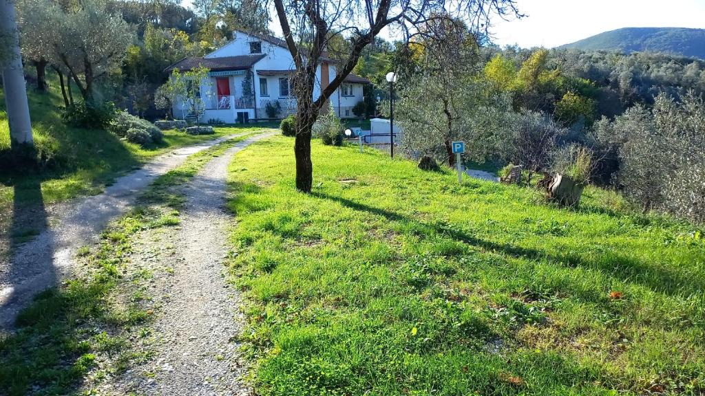 Montefranco House | Casa vacanze Il cancello rosso