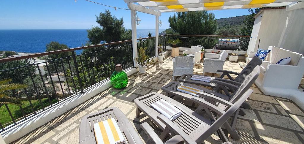 Marina di Novaglie House | Casa vacanze "Il Carrubo"