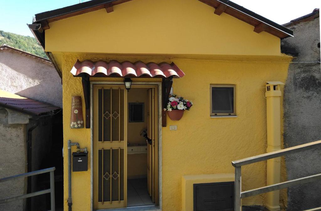 Sasso di Castalda House | Casa Vacanze Margherita - Sasso di Castalda