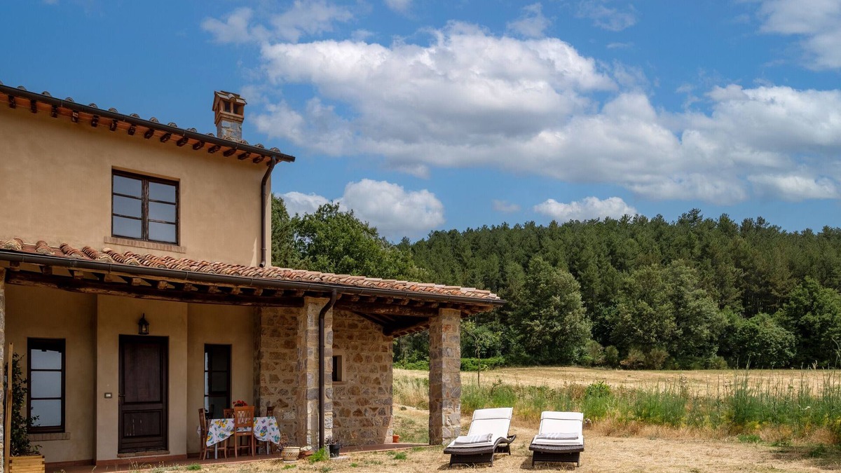 Roccalbegna House | Casa vacanze Melograno Poderone with Terrace, Shared Pool & Wi-Fi