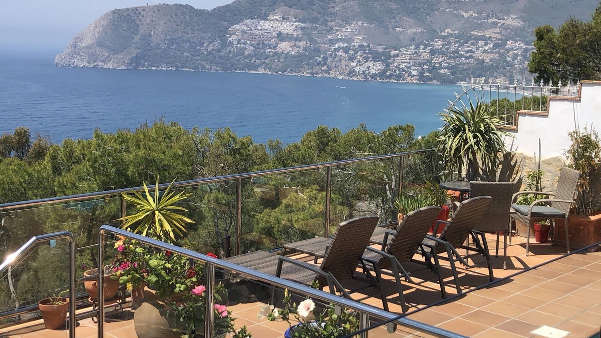 Almunecar Villa | Casa Valderrama - Beautiful Spacious Villa With Private Pool And Large Hot Tub.