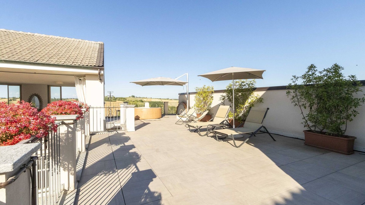 Scurzolengo House | Casa Verrua: relaxation in Monferrato with pool, hot tub and belvedere