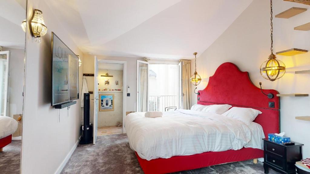 Saint-Germain-des-Pres Apartment | Casa Volpe