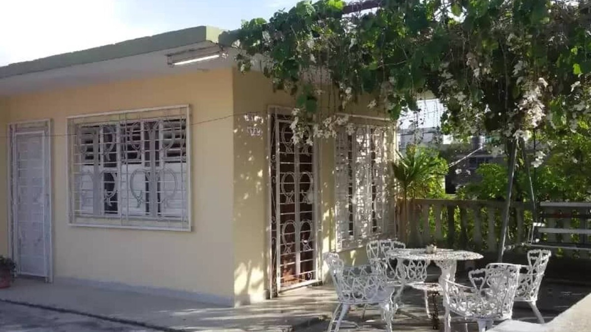 Holguin House | Casa Yunia - Aricochea