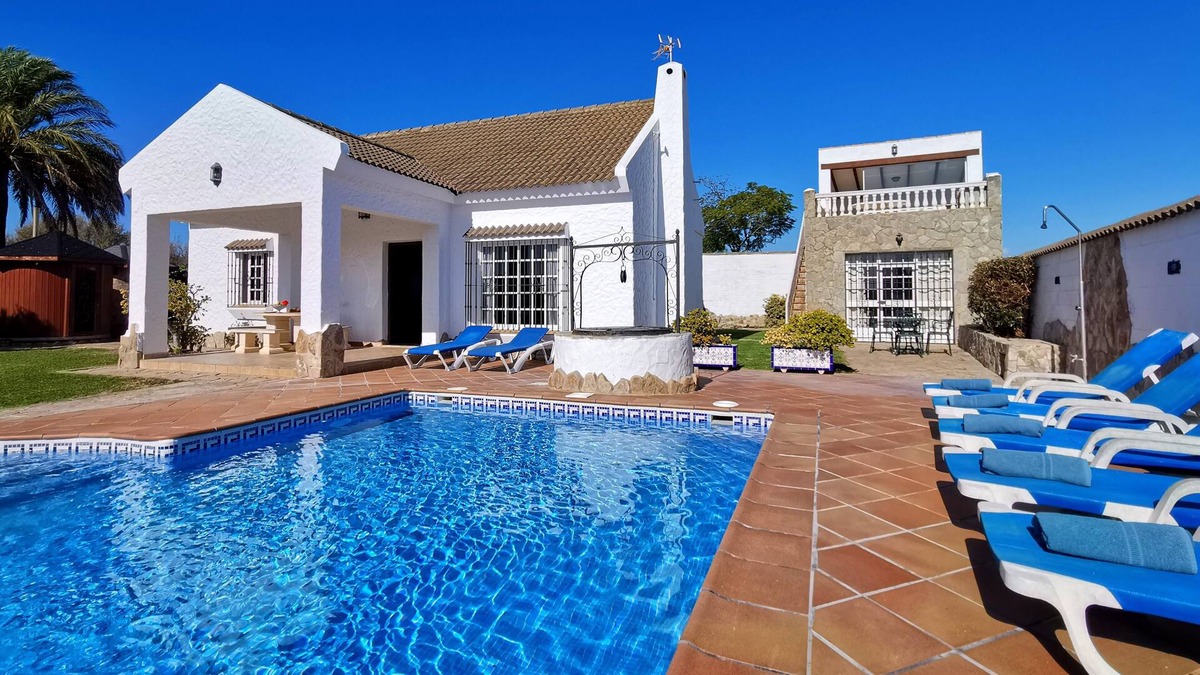 Zahora Villa | Casa Zahora - Pool & SPA, 700 meters to beach - Extended families' first choice!