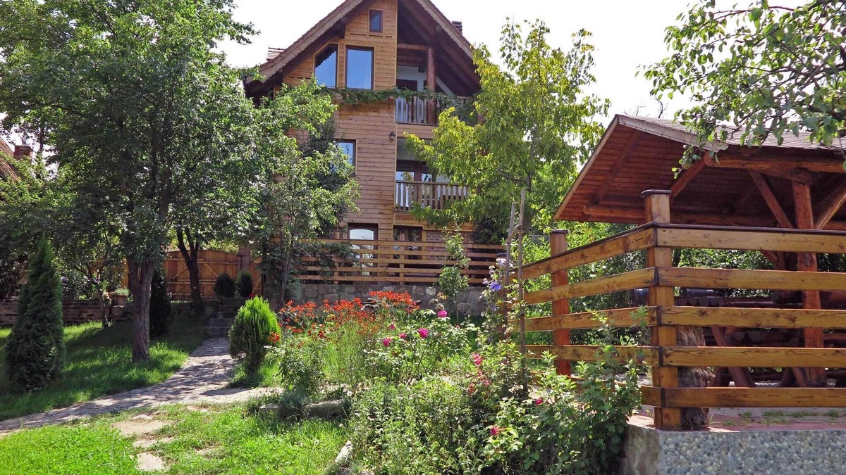 Saliste Apartment | CASA ZOLLO II cosy studio apartment in a quaint Carpathian village, Sibiu