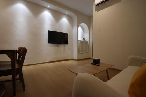 Lubuk Baja House | Casabella Homestay 102 Batam Penuin